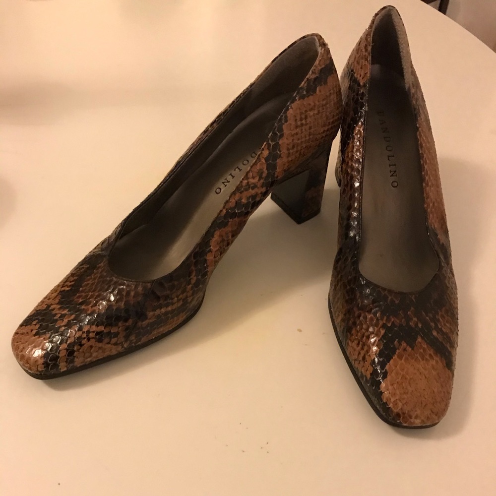 Bandolino snakeskin heals sz 7